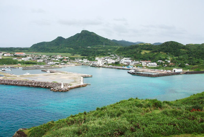 西崎・日本最西端の碑